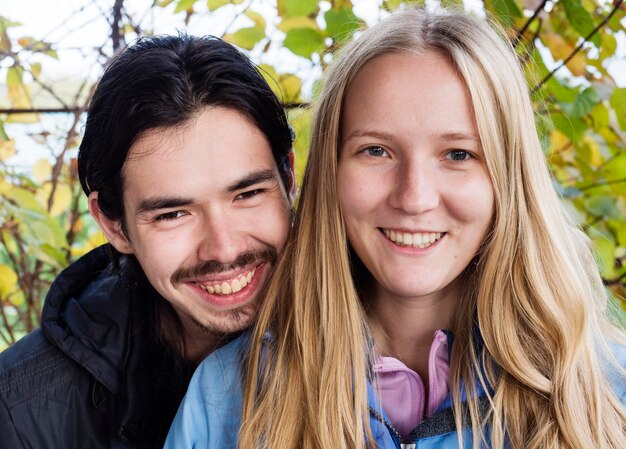 Foto ritratto di amici sorridenti