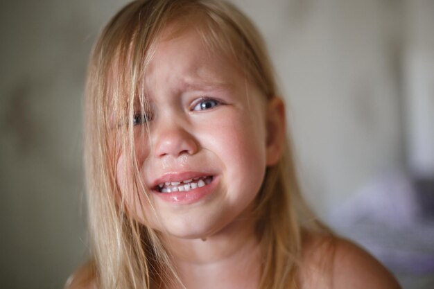 Photo portrait of smiling girl