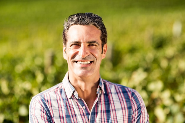 Photo portrait of smiling male vintner