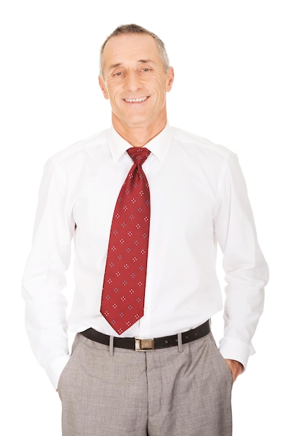 Photo portrait of smiling man standing against white background