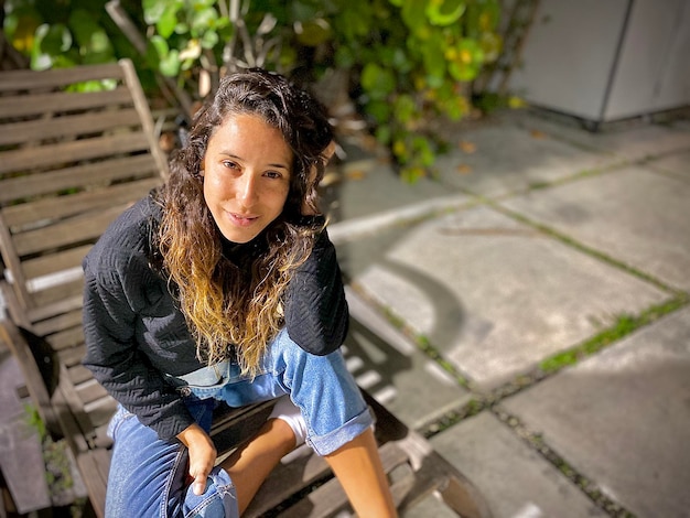 Photo portrait of a smiling young woman