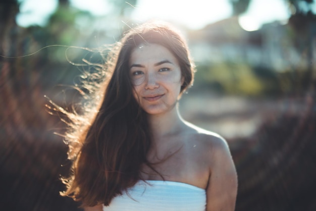 Photo portrait of smiling young woman