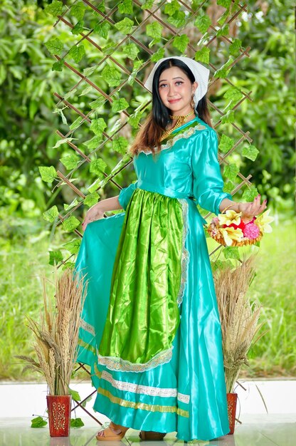 Photo portrait of a smiling young woman