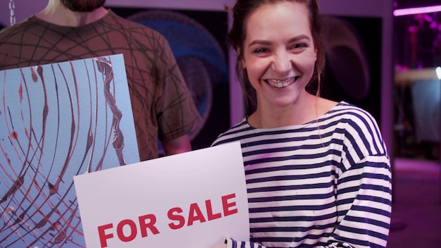 Photo portrait of a smiling young woman