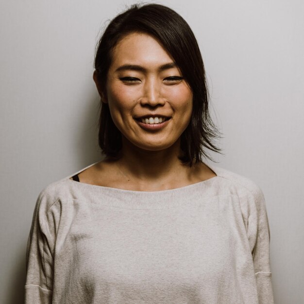 Photo portrait of a smiling young woman