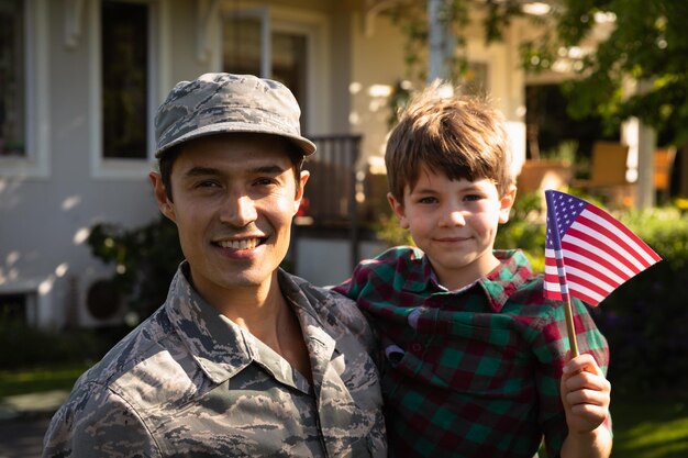 Photo portrait of a soldier with son