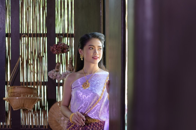 Photo portrait thai model in thai period costume