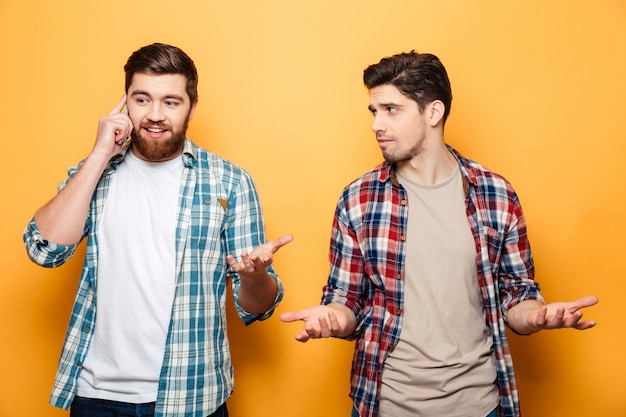 Photo portrait of a two young men