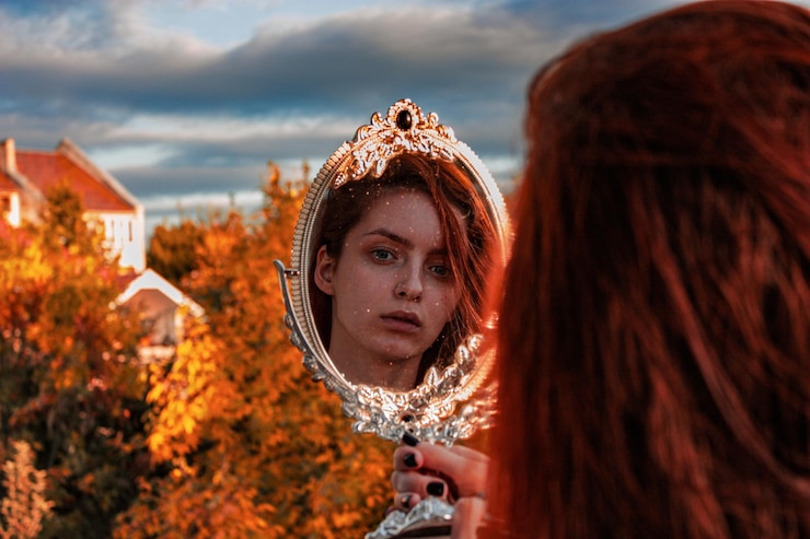 Фотография портрет женщины на фоне неба осенью