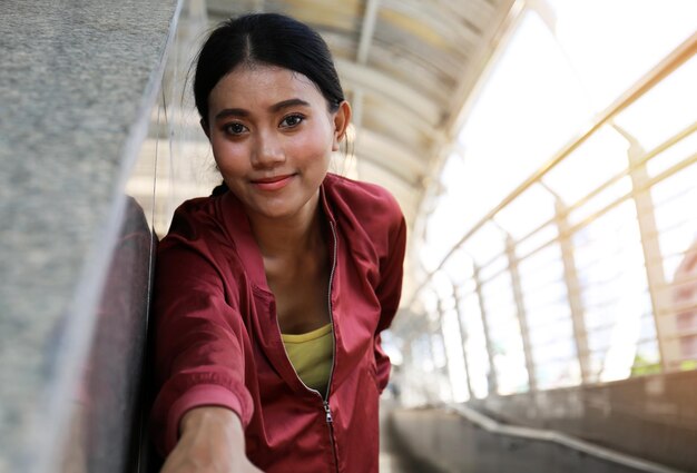 Photo portrait of woman in corridor