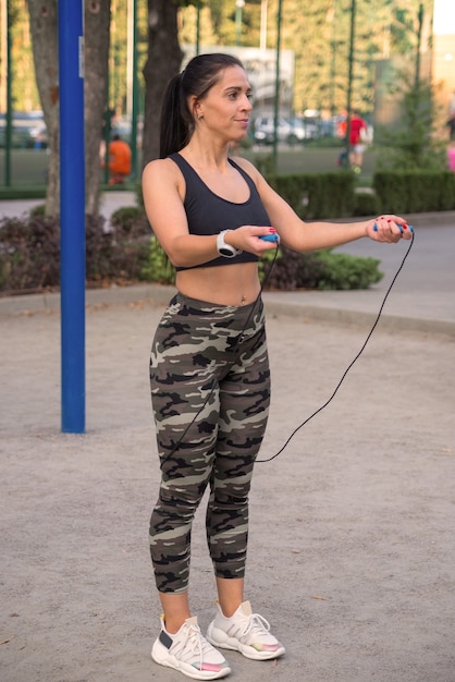 Photo portrait woman doing sport outdoor