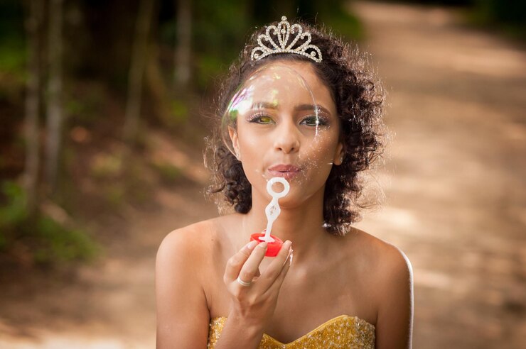 Photo portrait of woman eating ice cream