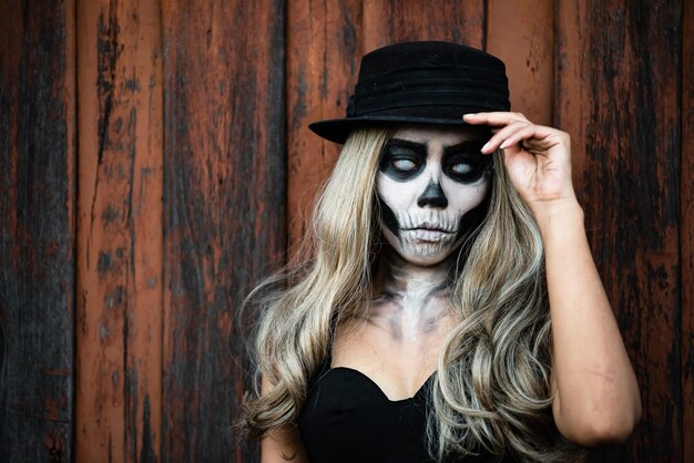 Portrait of woman make up ghost faceMexico City's Day of the Dead parade on Sunday honored those killed in two recent earthquakesThailand people