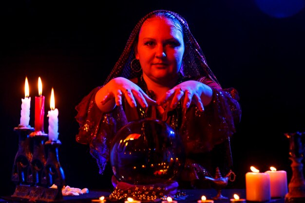 Photo portrait of woman with christmas decoration