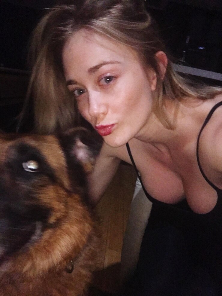 Photo portrait of woman with dog