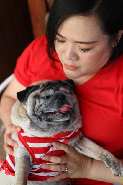 Photo portrait of woman with dog