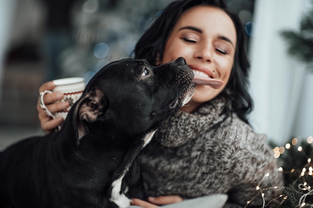 Photo portrait of woman with dog