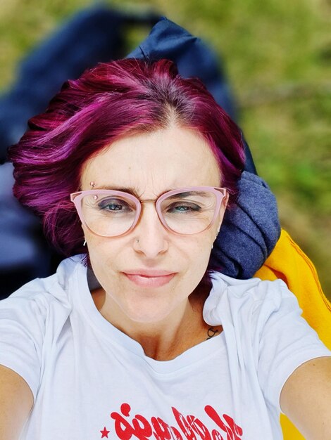 Photo portrait of woman with eyeglasses