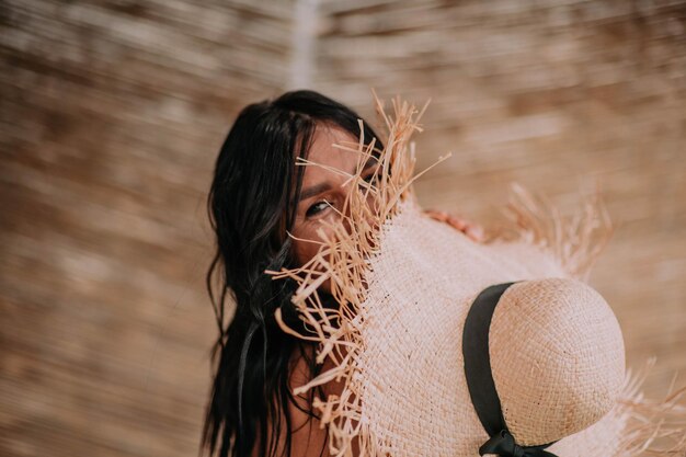 Photo portrait of woman with eyes closed