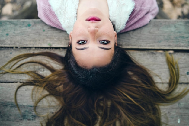 Photo portrait of woman with mouth open