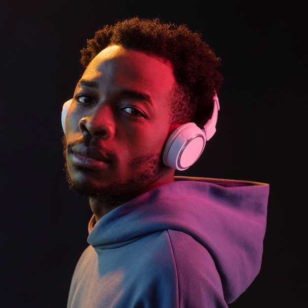 Photo portrait young african american man with headphones