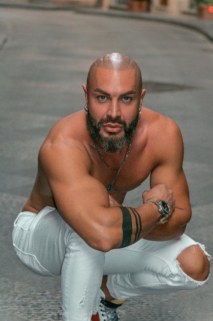 Photo portrait of young man - shirtless man