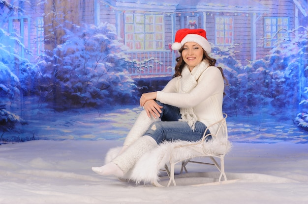 Photo portrait of young woman celebrating christmas