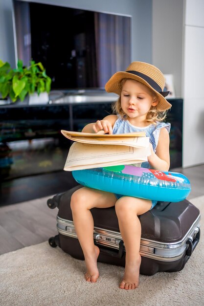 Photo portrait of young woman reading book