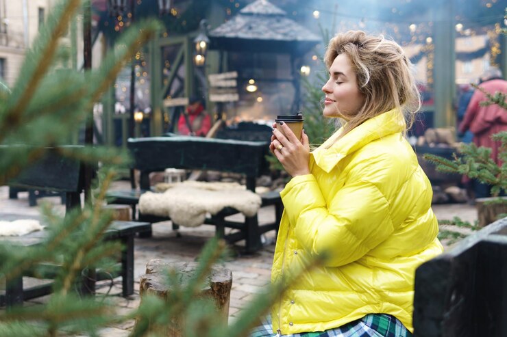 Photo portrait of young woman standing outdoors