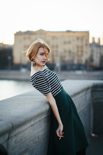 若い女性の肖像画
