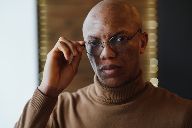 Portret van Afro-Amerikaanse man close-up