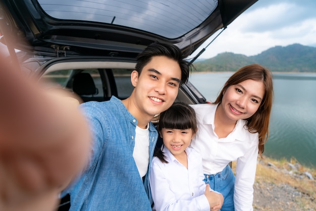 Portret van Aziatische familie reizen