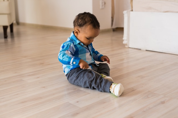 Portret van een Afro-Amerikaanse babyjongen