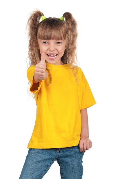 Portret van een gelukkig klein meisje dat je duimen omhoog geeft op een witte achtergrond