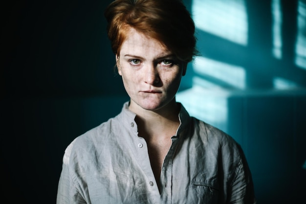 Portret van een jonge vrouw