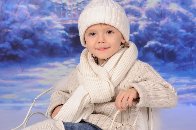 Foto portret van een jongen die kerstmis viert