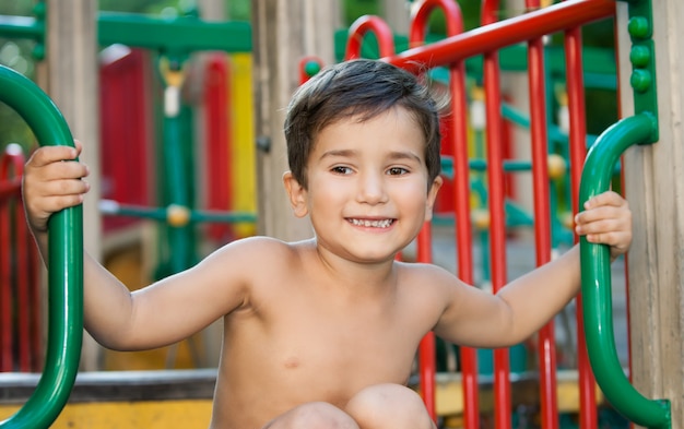 Portret van een jongen van 3-4 jaar