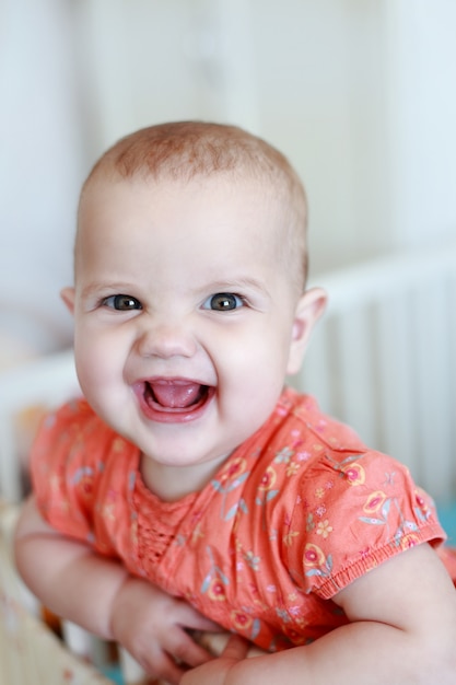 Portret van een lachende baby