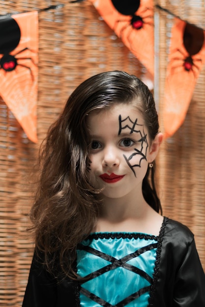 Portret van een meisje met halloween make-up