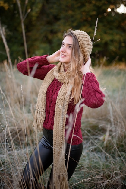 Foto portret van een mooie herfst vrouw