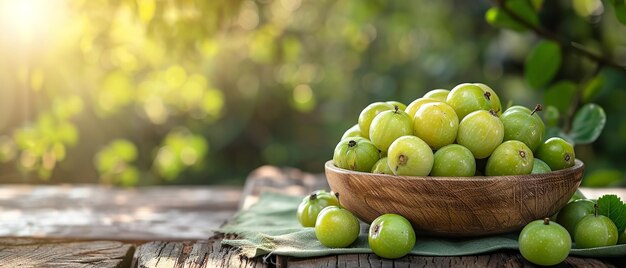 Portret van een schaal Amla-vruchten of Indiase kruisbessen op een houten tafel met een grote wazige natuur achtergrond ook gebruikt als een natuurlijke kruiden Generatieve AI