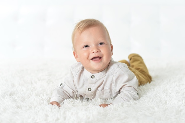 Portret van een schattige mooie babyjongen