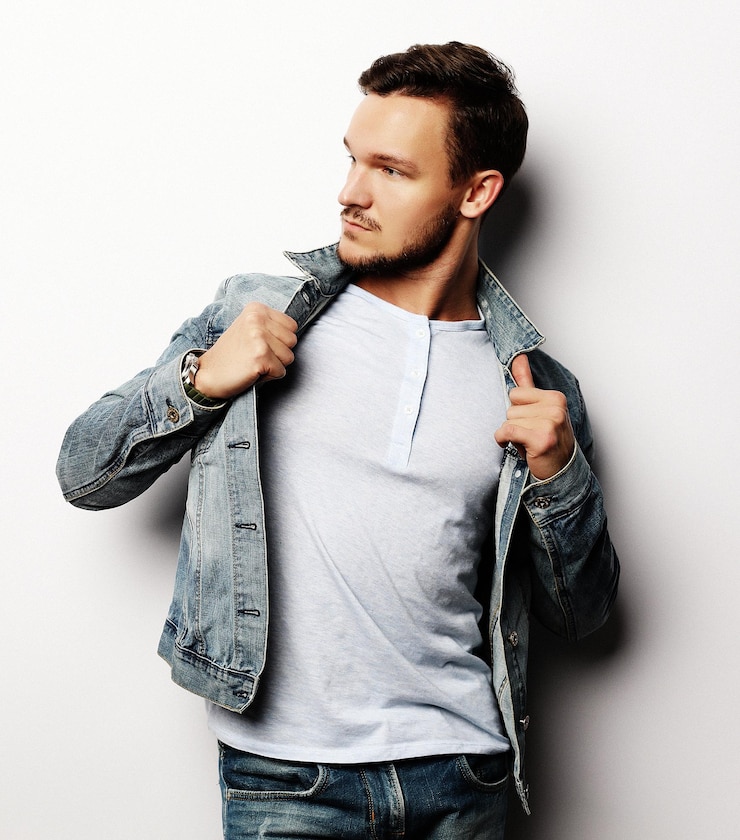Foto portret van een sexy man op een witte achtergrond