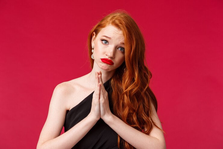 Foto portret van een vrouw in een zwarte jurk