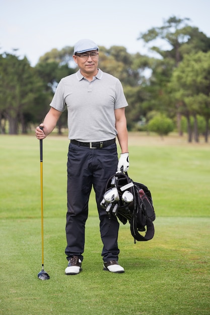 Portret van golfspeler staan