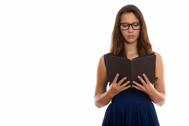 Portret van jonge mooie nerd vrouw leesboek