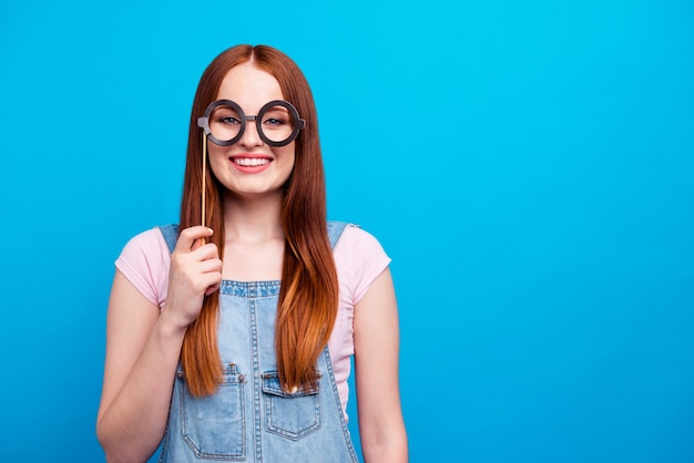 Portret van mooie gembervrouw