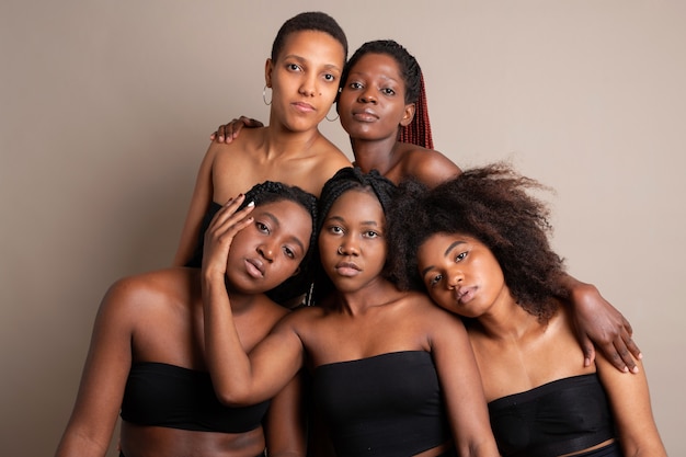 portret van mooie jonge Afrikaanse vrouwen