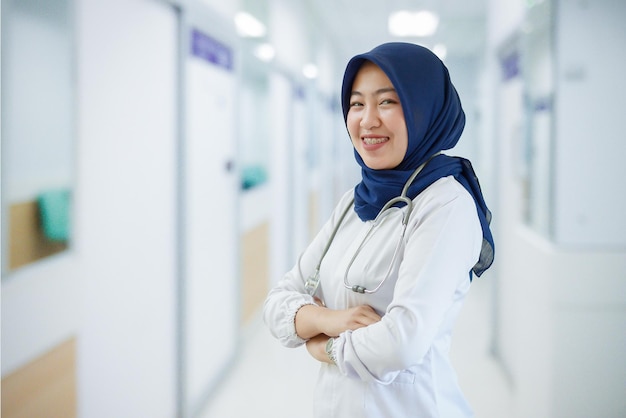 Portret van mooie jonge Aziatische vrouw medische concept in ziekenhuizen