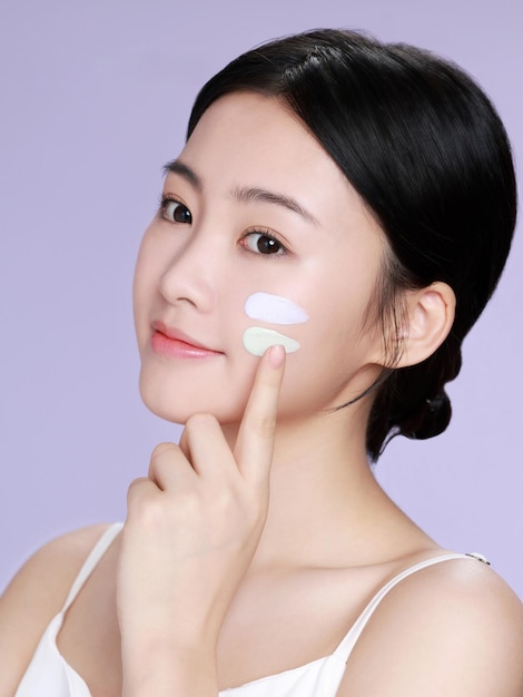 Portret van mooie vrouwen voor reclame cosmetische testen gezichtszorg
